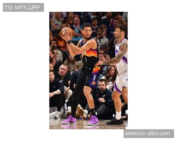 布克谈球队氛围：每天进步心态教练支持让我们乐在其中